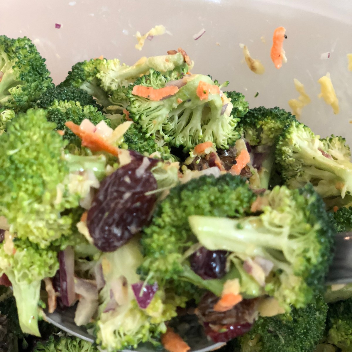 Fresh and Colorful Broccoli Salad with Homemade&nbsp;Dressing